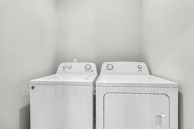 Building Photo - 640 Chigwell Springs Ln