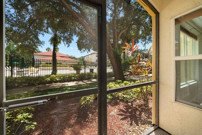 Building Photo - 11511 Villa Grand