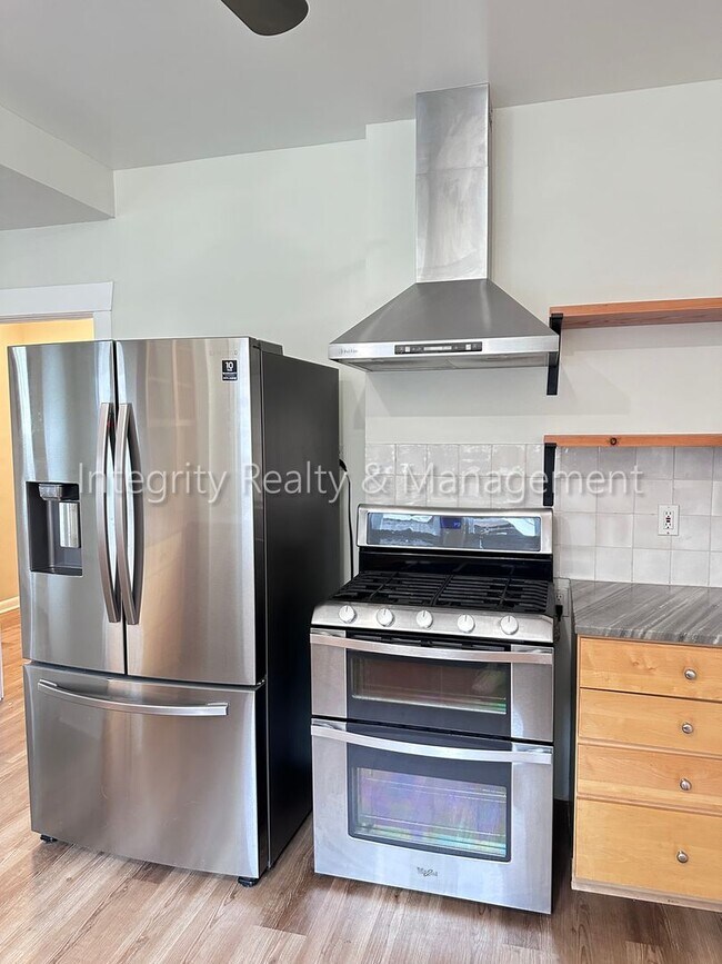 Building Photo - 4631 W Moncrieff Pl