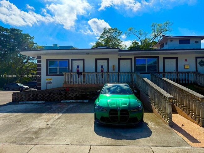 Primary Photo - 170 NW 204th St