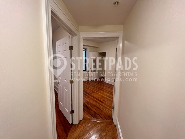 Building Photo - 881 Massachusetts Ave