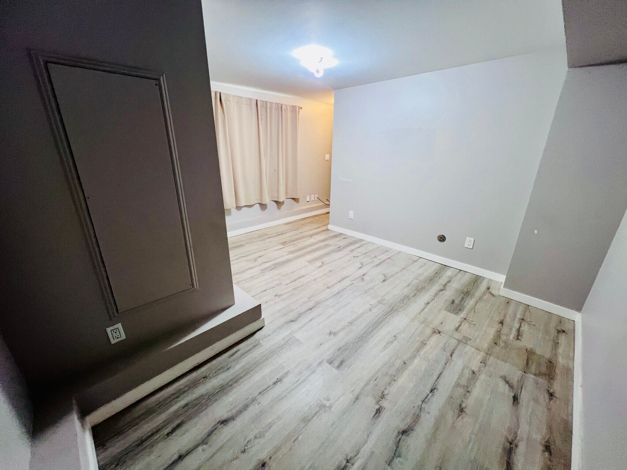 Building Photo - 660 Railroad Ave