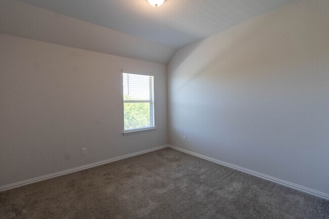 Building Photo - Stunning two story 4 bedroom with den and media/ game area in Pflugerville!