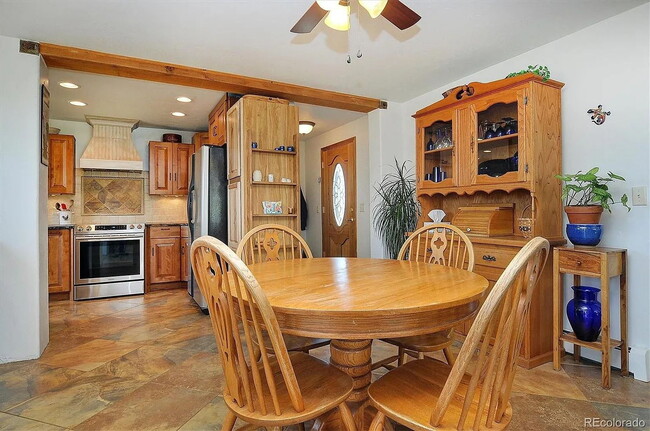 Building Photo - Amazing 2-Bedroom Home for Rent – Just 5 M...