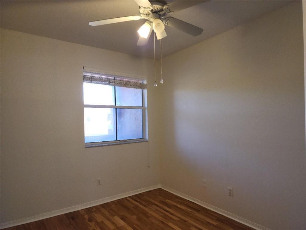 Building Photo - 4965 Leeward Ln