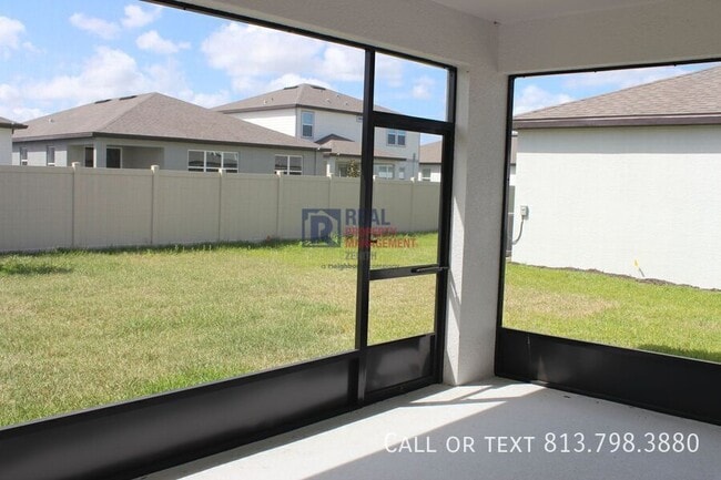 Building Photo - 11225 Sycamore Glen Loop