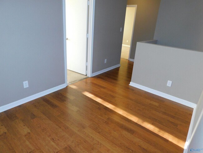 Building Photo - 3146 Castlecreek Dr SW