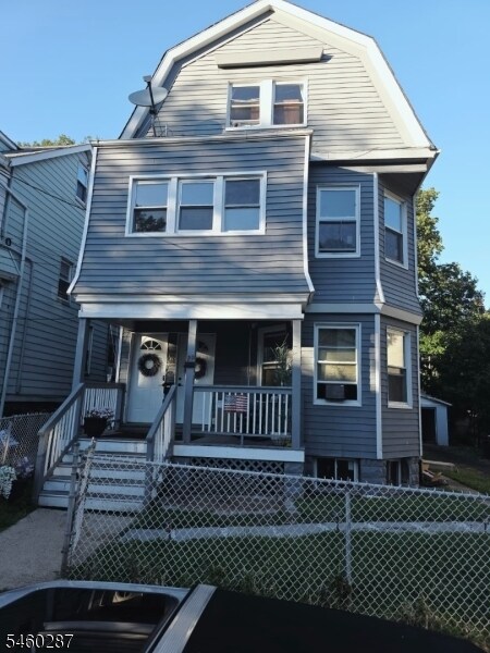 Building Photo - 29 Irving Ave
