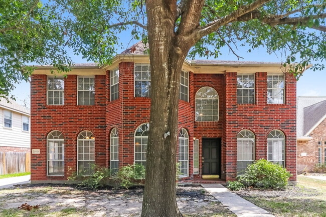 Building Photo - 15526 Oxenford Dr