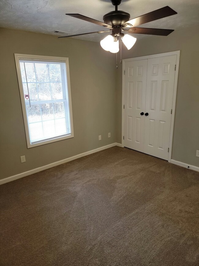 Building Photo - 513 Lumberly Ln