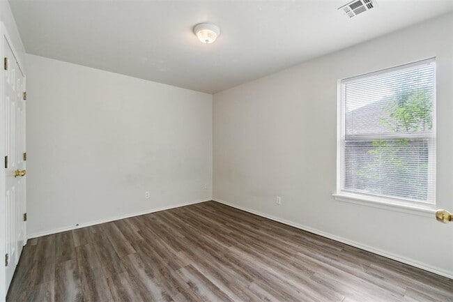 Building Photo - 2013 Cedar Meadow Ln