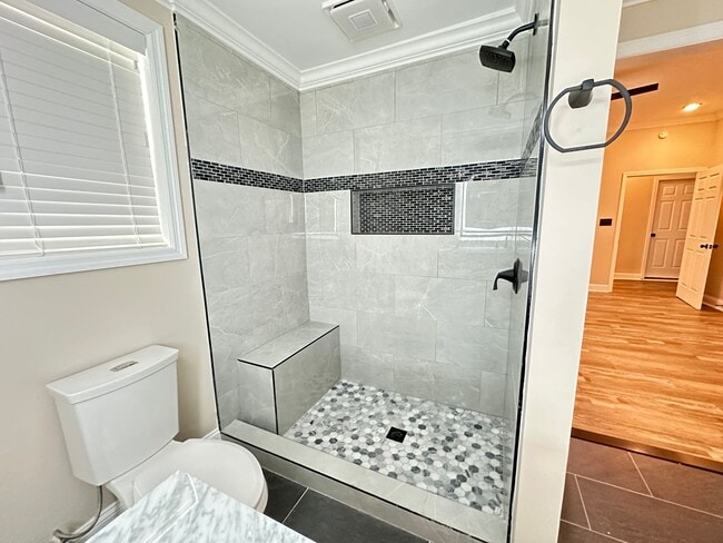 Building Photo - 408 Branch St