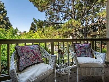 Building Photo - "Charming 2-Bedroom Retreat in Santa Clara - 920 Sq Ft of Comfort & Convenience!"