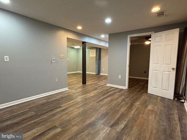 Building Photo - 12654 Valleywood Dr