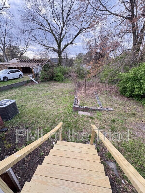 Building Photo - 1110 Adams St