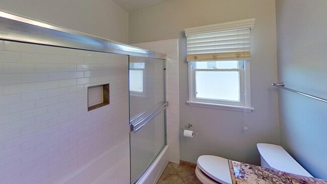 Building Photo - 270 La Verne Ave