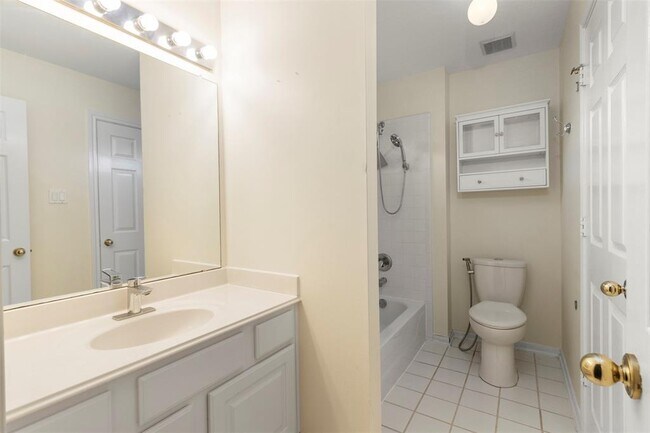 Building Photo - 5803 Song Ridge Ct