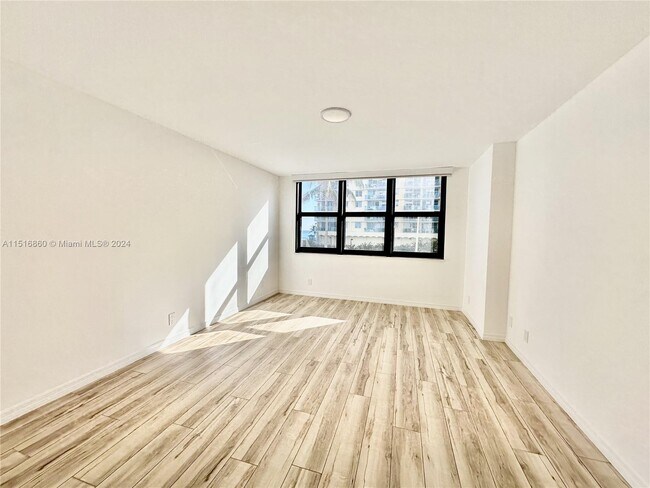 Building Photo - 2301 S Ocean Dr