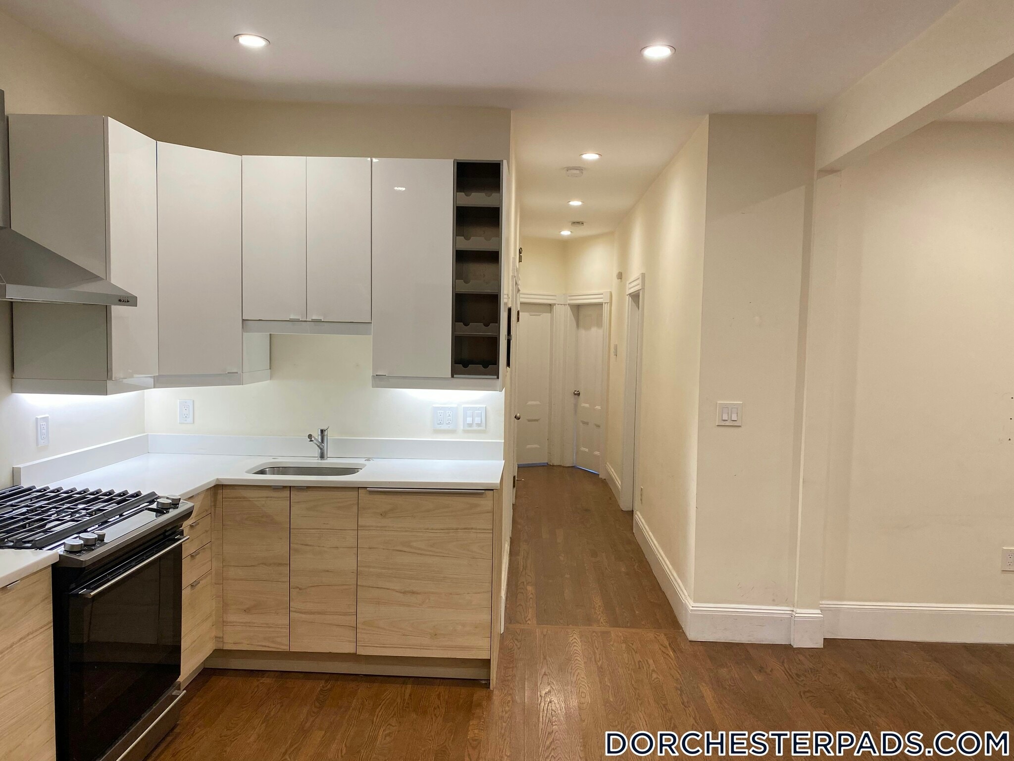 Building Photo - 106 Buttonwood St