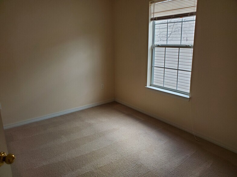 Bedroom 2 - 5165 Victoria Dr