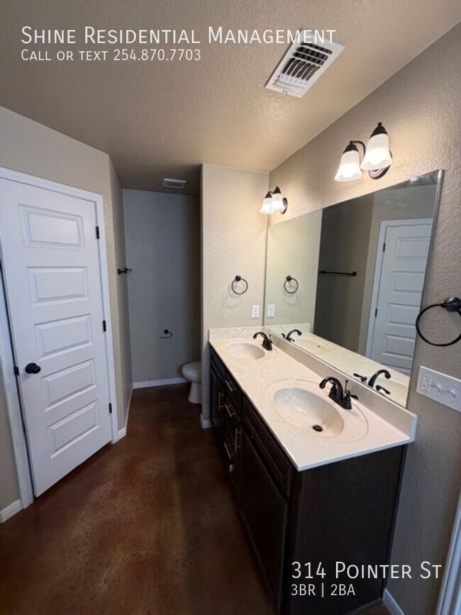 Building Photo - 314 Pointer St