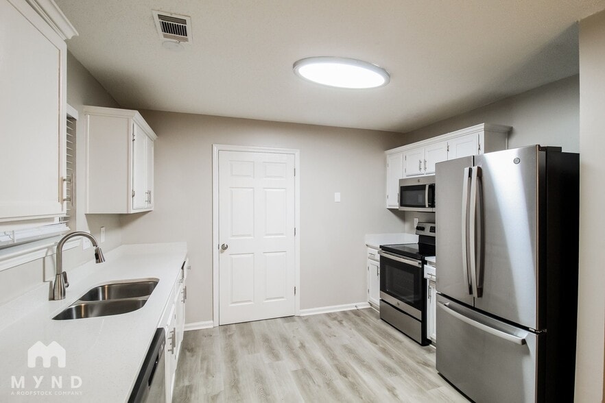 Building Photo - 5838 Waggoner Ct