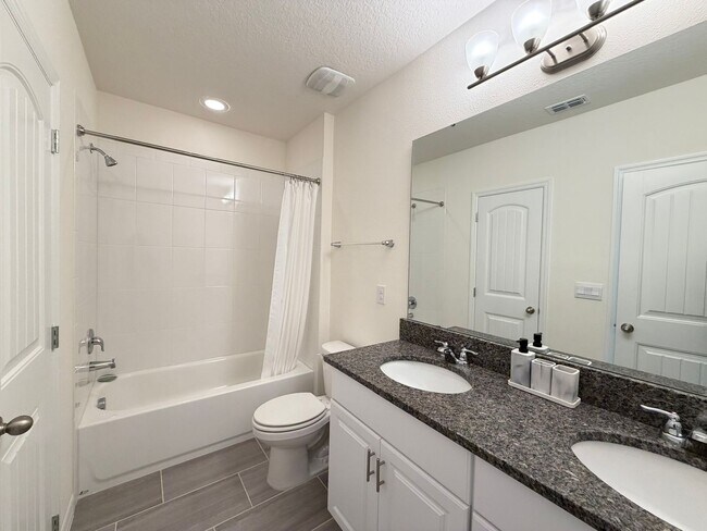 Building Photo - Perfect Home waiting for you! FULLY FURNISHED!