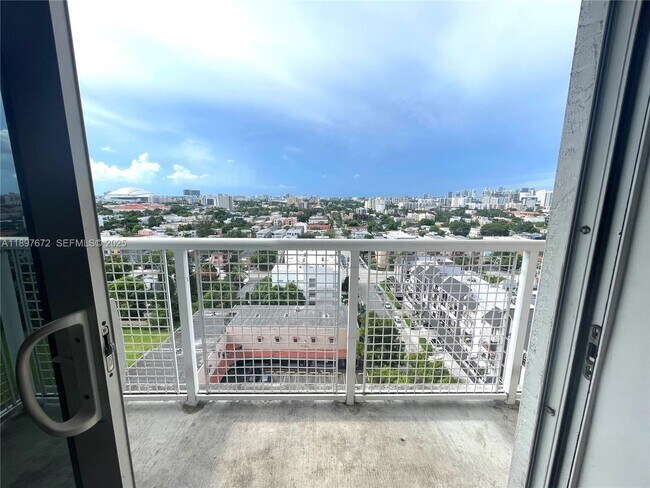 Building Photo - 900 SW 8th St