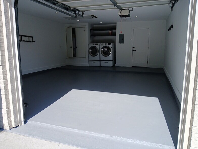 Building Photo - 12340 Little Emily Way