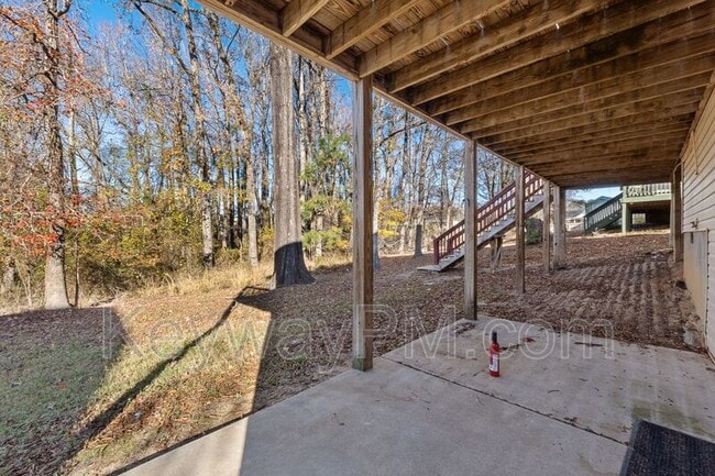 Building Photo - 808 Tyler Woods Dr