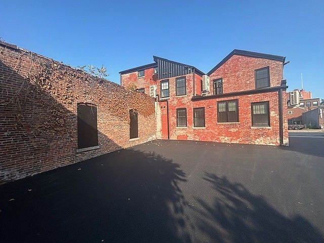 Building Photo - 110 Hotel St