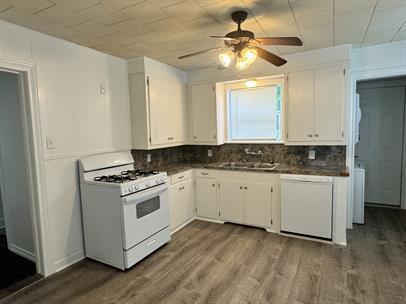 Building Photo - 415 N Doak St