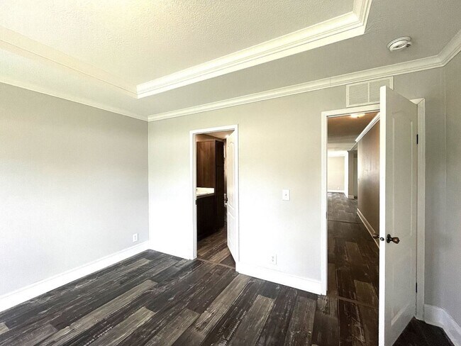 Building Photo - 36116 Plum Ave