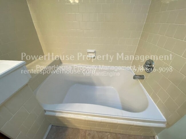 Building Photo - 4725 Carversham Way