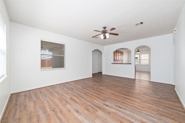 Building Photo - 8914 Parlin Ridge Dr