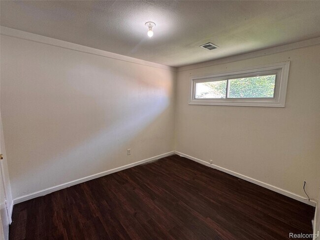 Building Photo - 17611 Clarann St