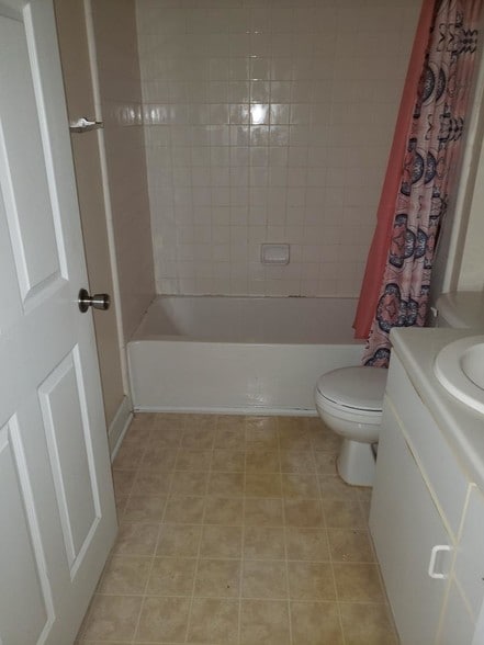 Building Photo - 18147 Bridle Club Dr