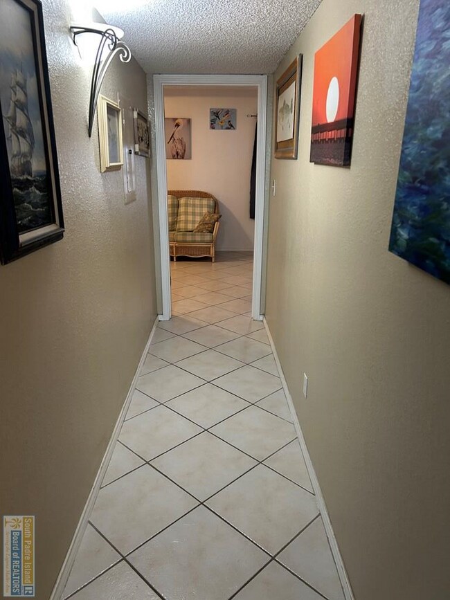 Building Photo - 1342 Harbor Island Dr