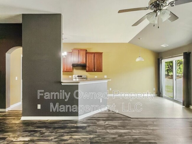 Building Photo - 266 Mayfield Dr