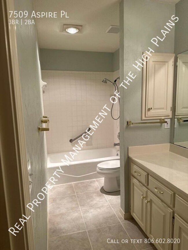 Building Photo - West Plains Feeder Must See!!