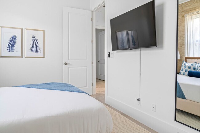 Building Photo - 1412 Leland Way