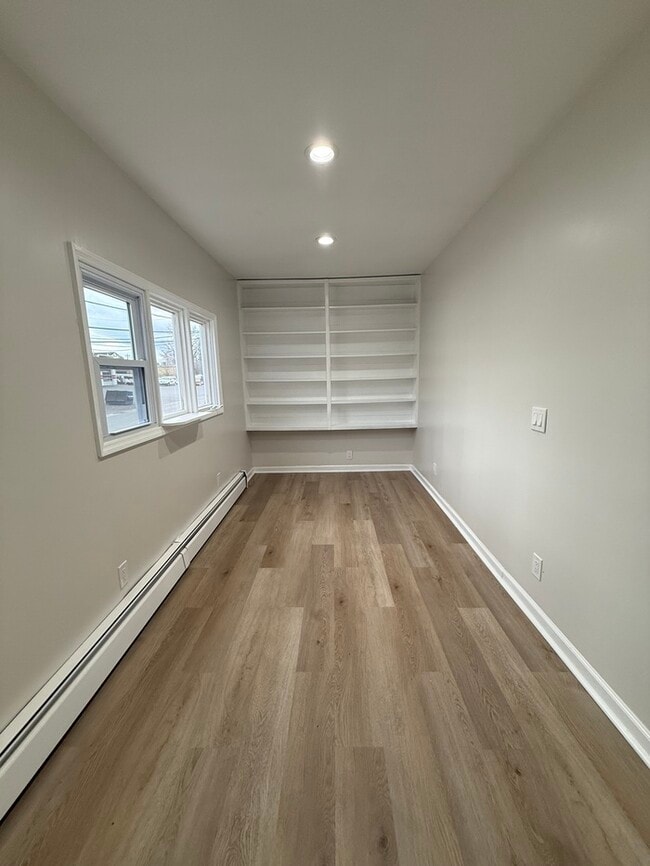 Building Photo - 255 N 1st Ave