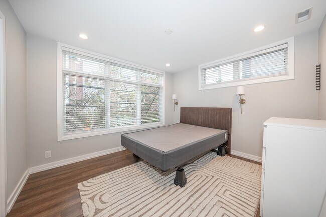 Building Photo - 769 N Uber St