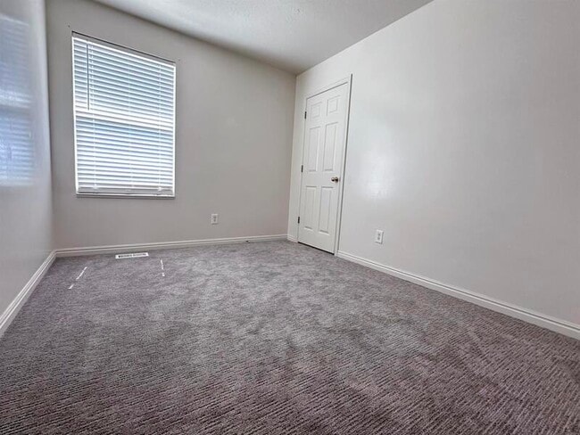 Building Photo - 327 N 270 W