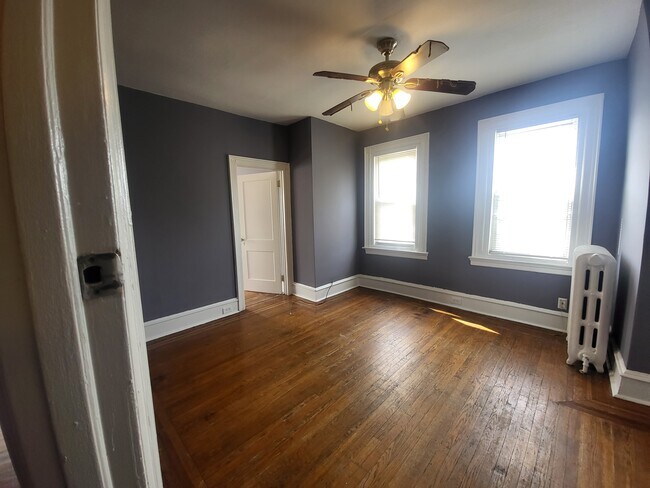 Building Photo - 5044 N Sydenham St