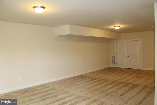 Building Photo - 10665 Hinton Wy
