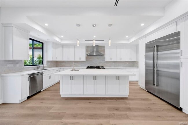 Building Photo - 251 S Griffith Park Dr