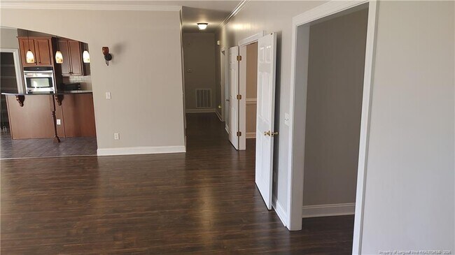 Building Photo - 504 Brunswick Rd