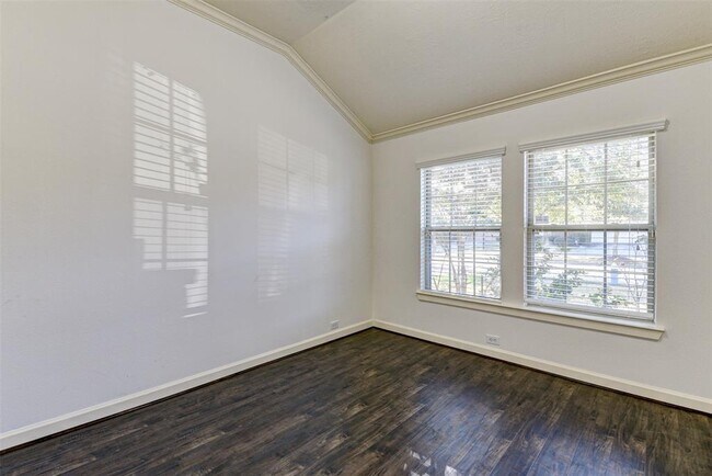 Building Photo - 3810 Pine Forest Green Blvd