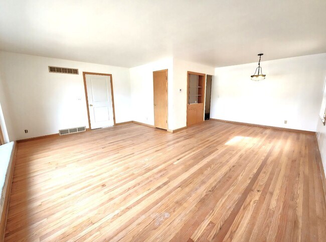 Building Photo - 4272 N 91st St